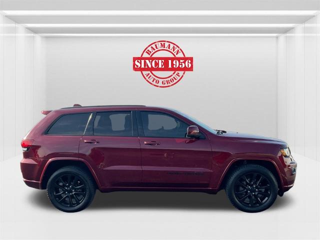 2018 Jeep Grand Cherokee Laredo Altitude photo 4