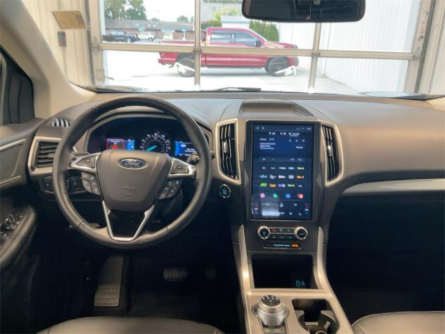 2024 Ford Edge SEL photo 3