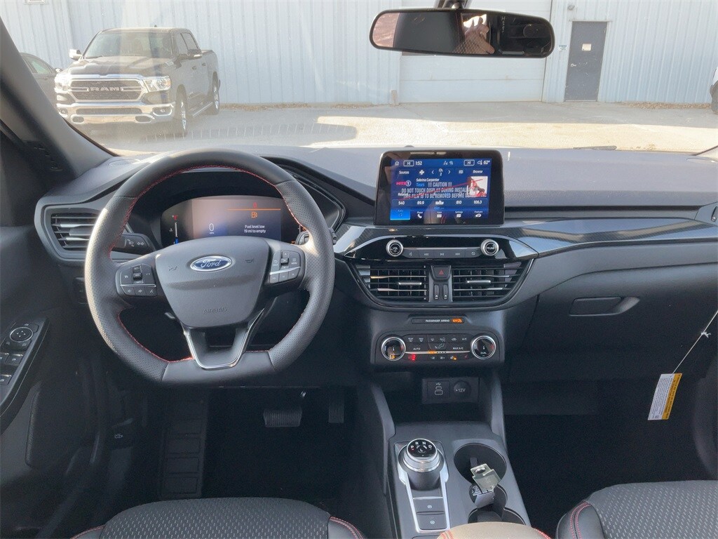 2026 Ford Escape ST-Line photo 3