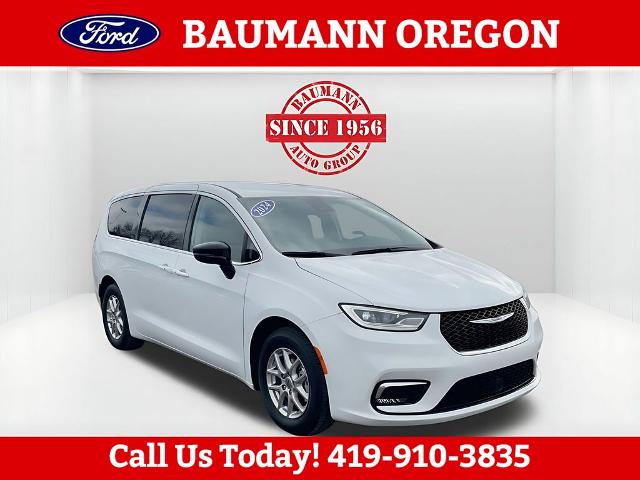 2024 Chrysler Pacifica Van Passenger Van 