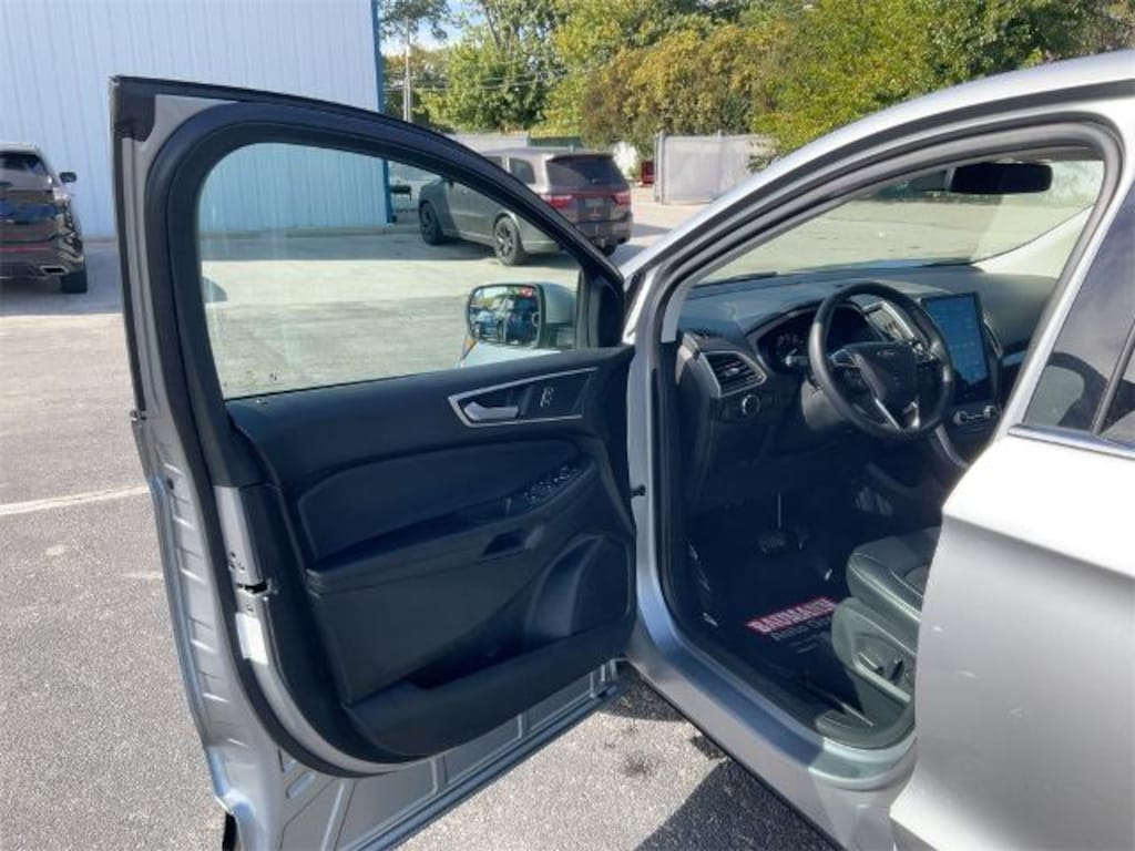 Used 2024 Ford Edge SEL SUV