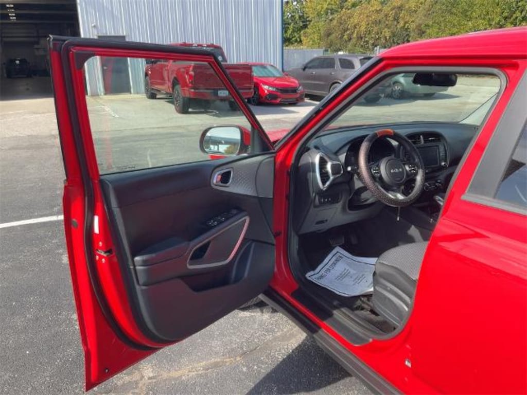 Used 2023 Kia Soul LX Hatchback