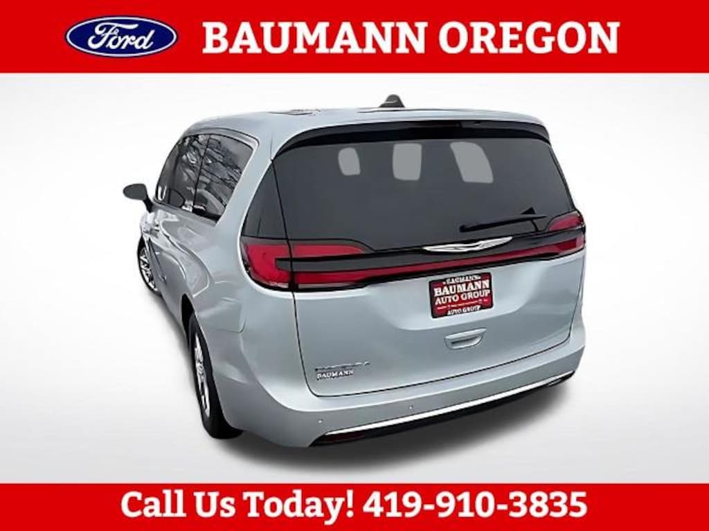 Used 2024 Chrysler Pacifica Touring L Van Passenger Van