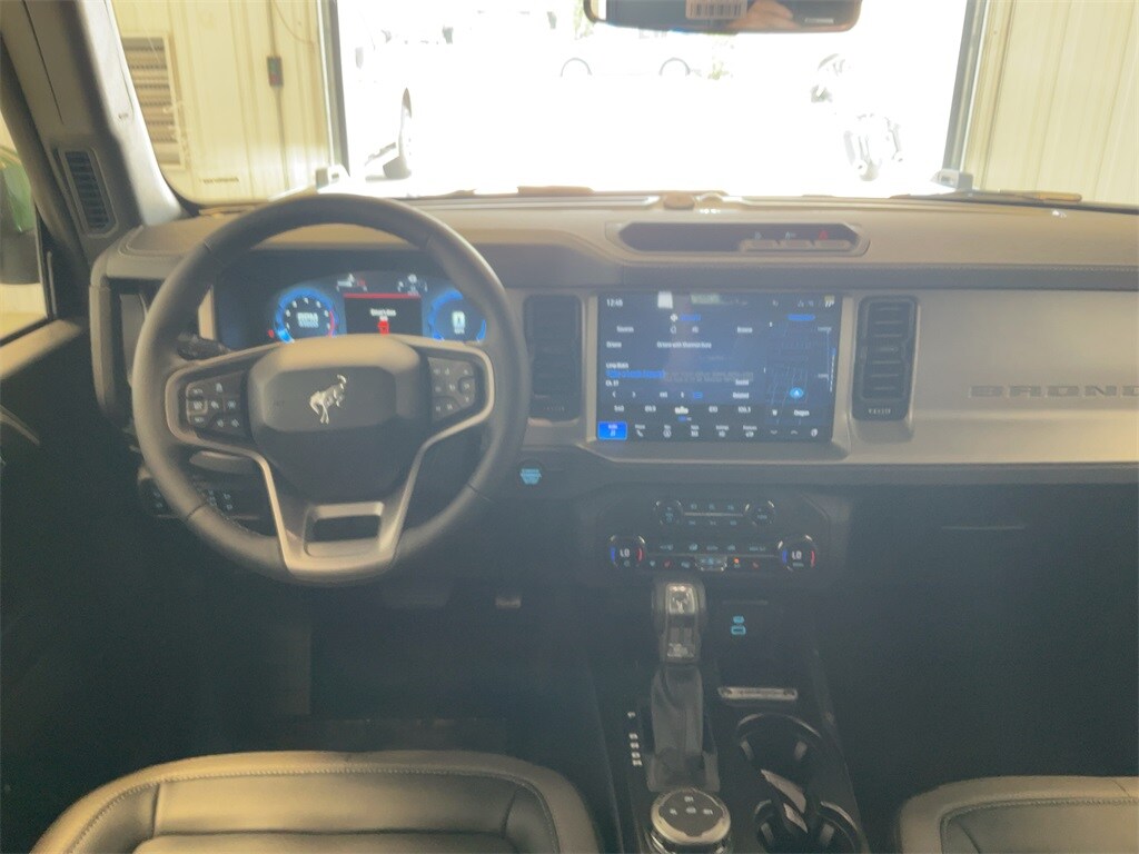 2025 Ford Bronco Outer Banks photo 3