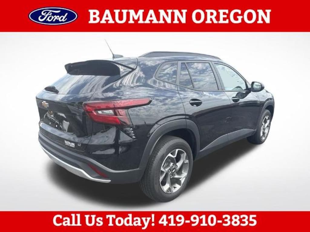 Used 2025 Chevrolet Trax LT SUV
