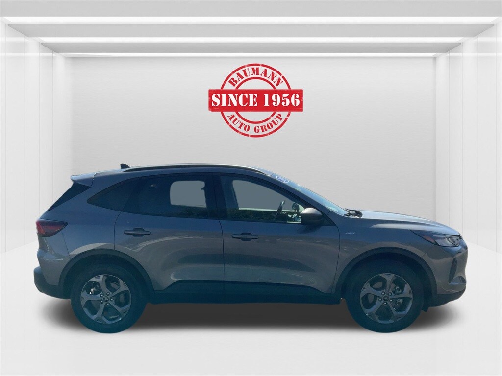 2025 Ford Escape ST-Line photo 4