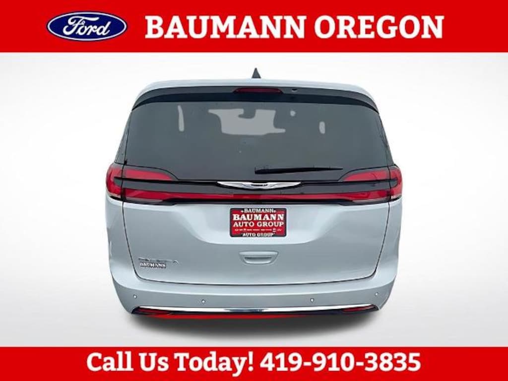 Used 2024 Chrysler Pacifica Touring L Van Passenger Van