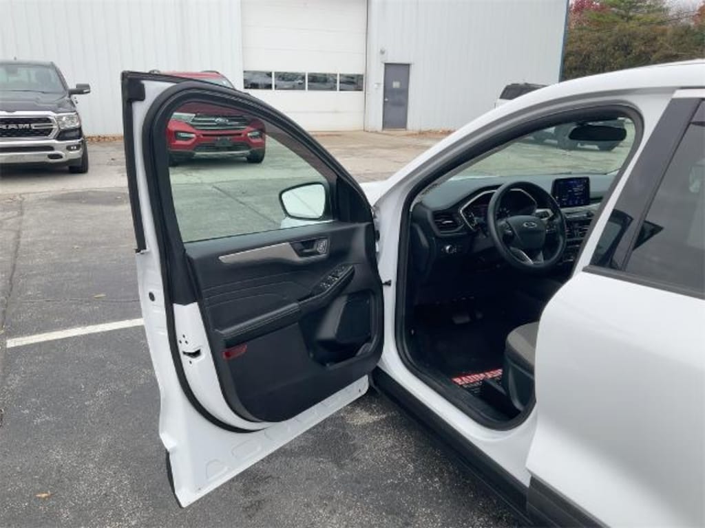 Used 2022 Ford Escape SE Hybrid SUV