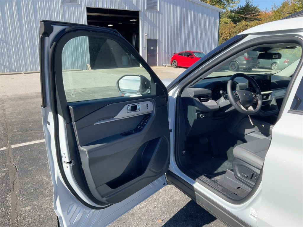 New 2025 Ford Explorer Active SUV