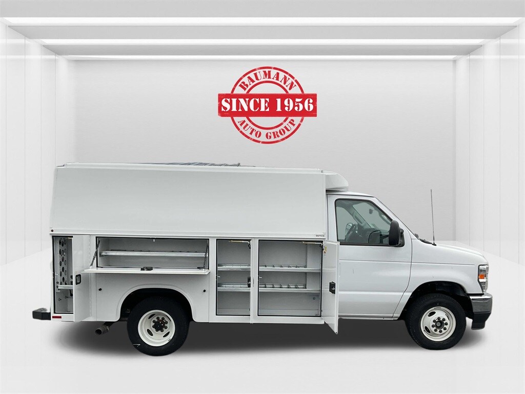 2025 Ford E-350 Base photo 3