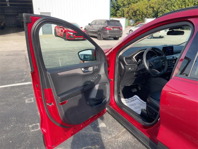 Used 2020 Ford Escape SEL with VIN 1FMCU0H69LUA74259 for sale in Oregon, OH