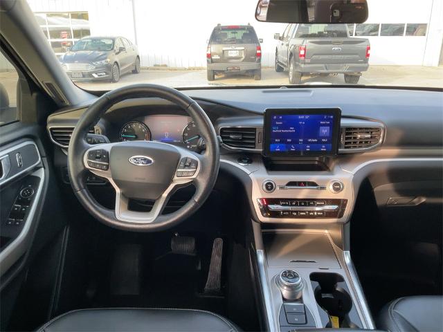 2022 Ford Explorer XLT photo 3