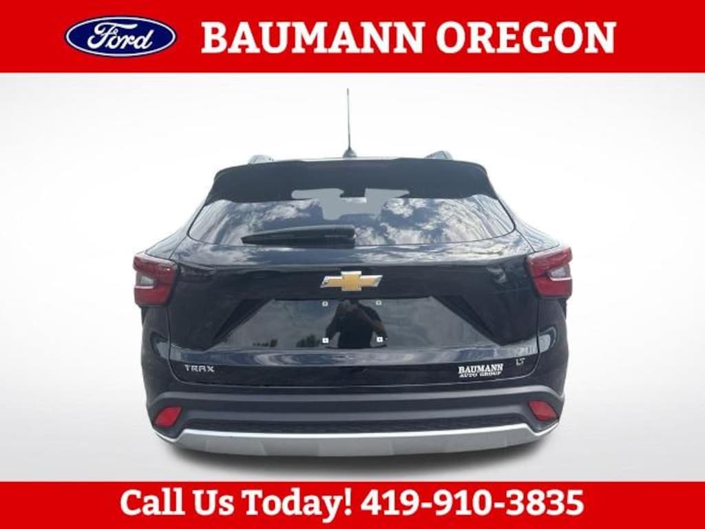Used 2025 Chevrolet Trax LT SUV