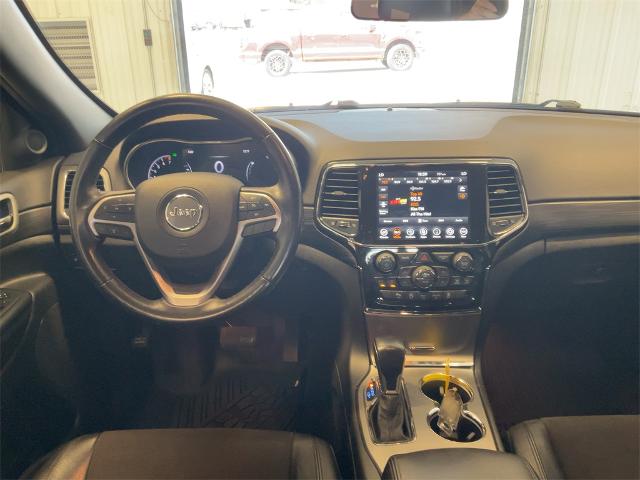 2021 Jeep Grand Cherokee Laredo X photo 2