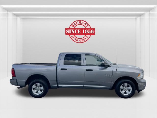 2023 Ram 1500 Classic SLT photo 4