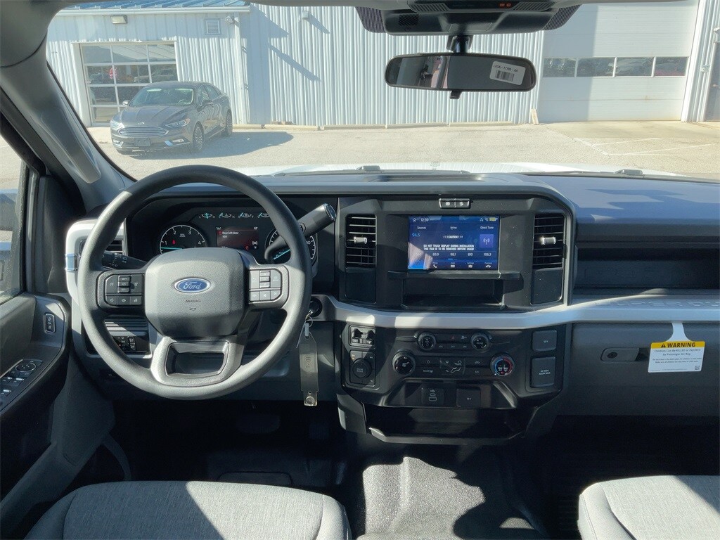 2026 Ford F-450 XL photo 3