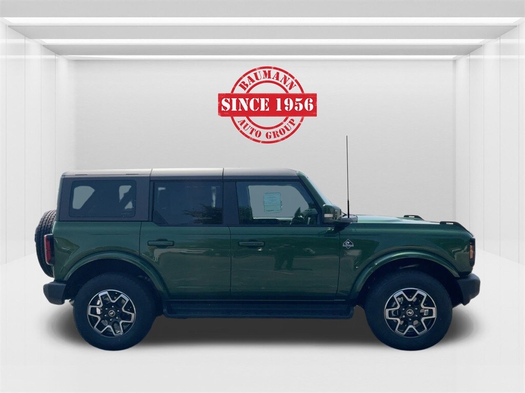 2025 Ford Bronco Outer Banks photo 4