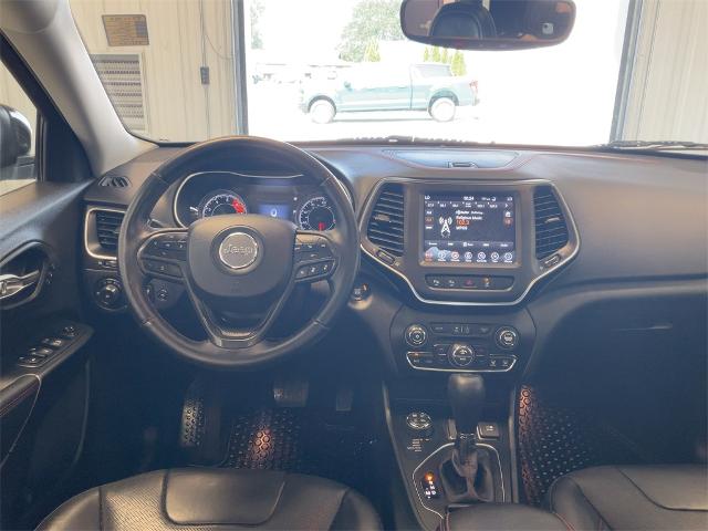 2019 Jeep Cherokee Trailhawk photo 2