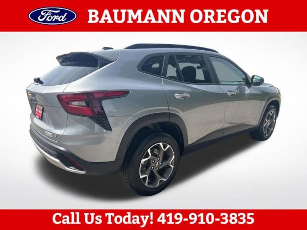 Used 2025 Chevrolet Trax LT SUV