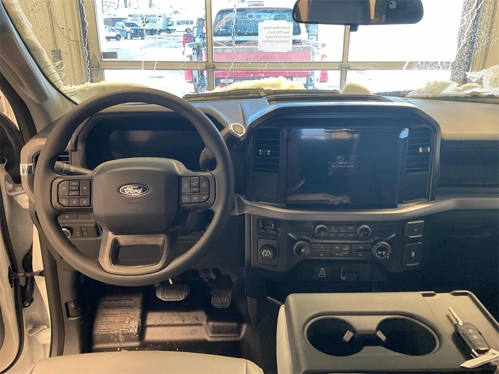 2025 Ford F-150 XL photo 3