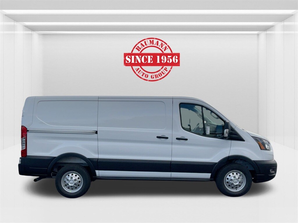 2025 Ford Transit photo 3