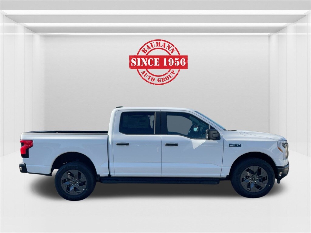 2025 Ford F-150 Lightning photo 4
