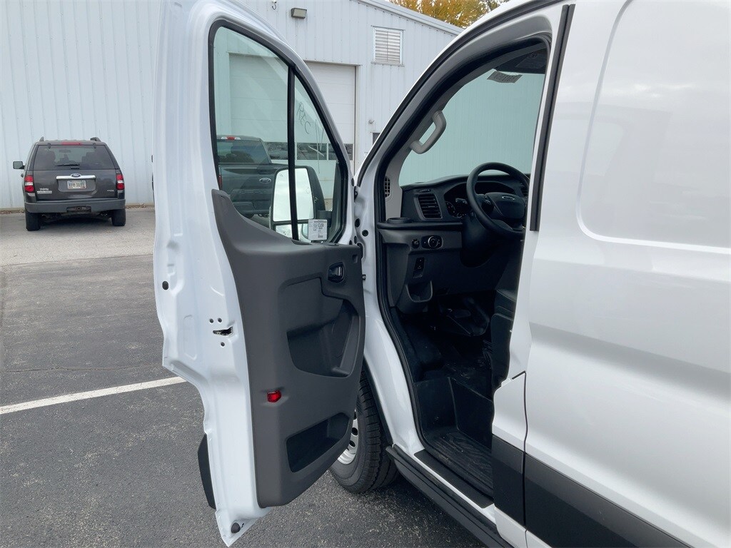 2025 Ford Transit photo 2
