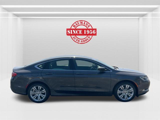 2015 Chrysler 200 Limited photo 4