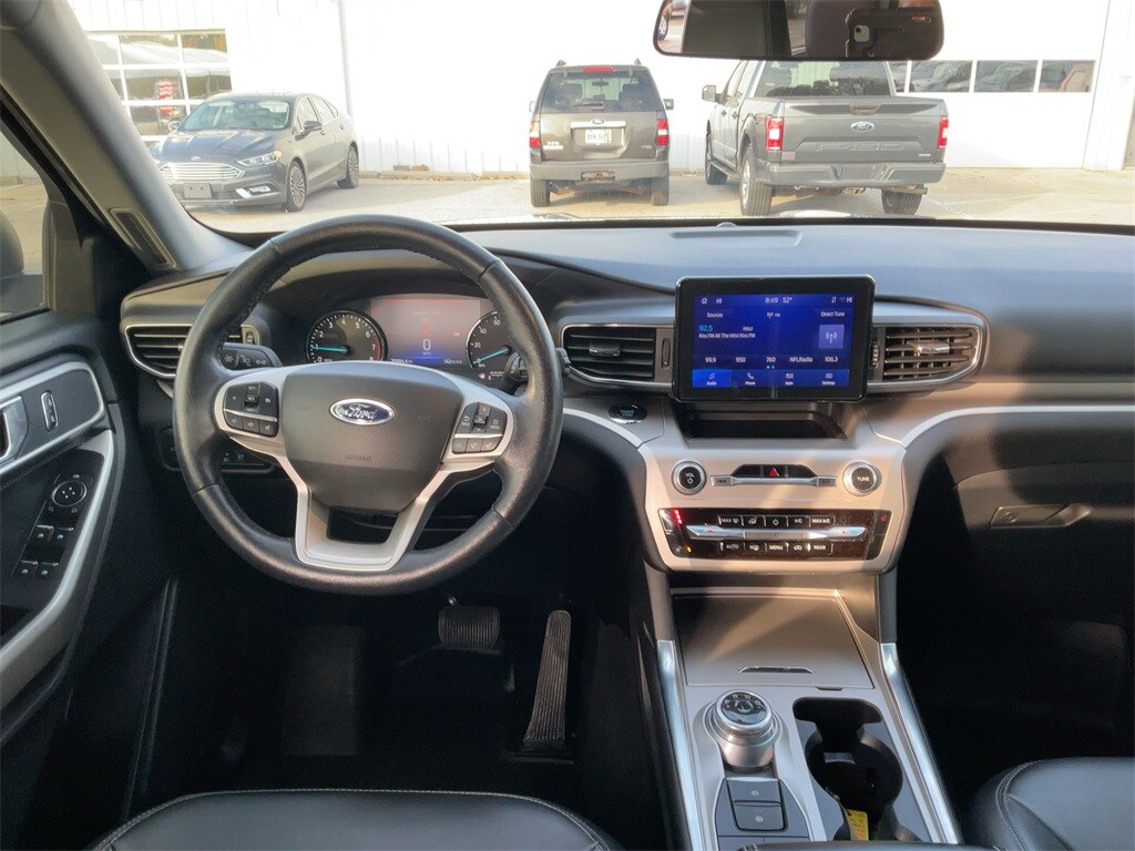 2022 Ford Explorer XLT photo 3