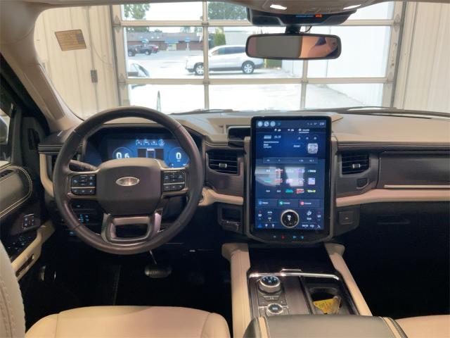 2022 Ford Expedition Platinum photo 3