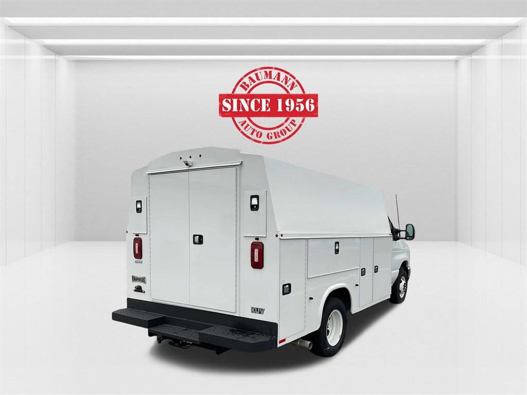 2025 Ford E-350 Base photo 4