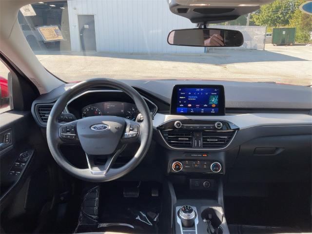 2021 Ford Escape SE photo 3