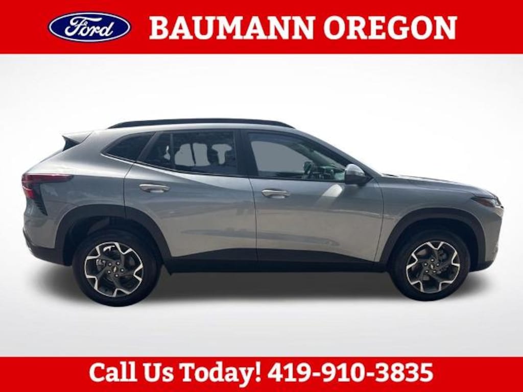 Used 2025 Chevrolet Trax LT SUV