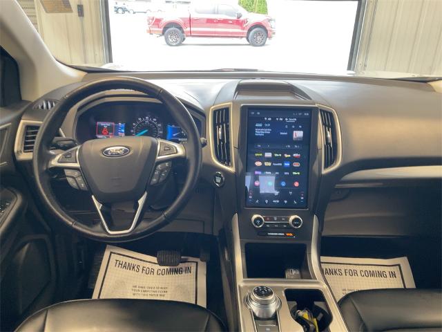 2023 Ford Edge SEL photo 3