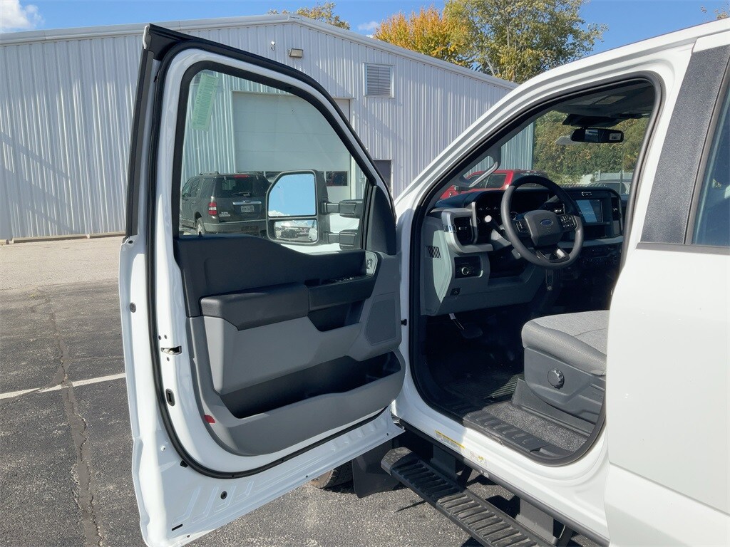 2026 Ford F-450 XL photo 2