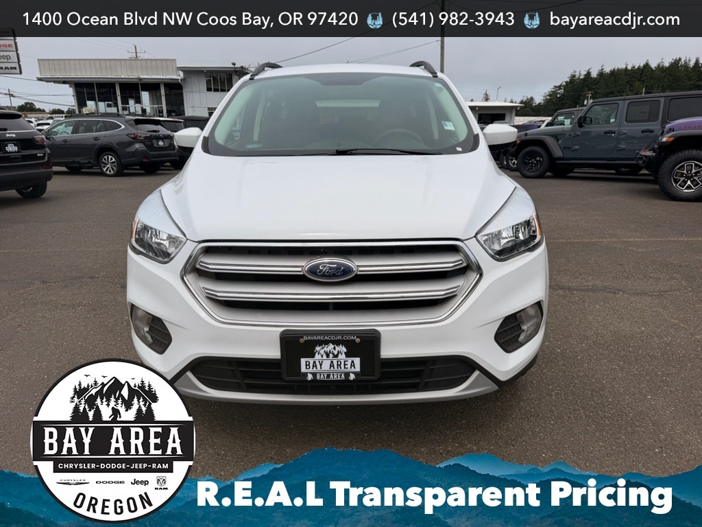 Used 2018 Ford Escape SE with VIN 1FMCU9GD6JUC91124 for sale in Coos Bay, OR