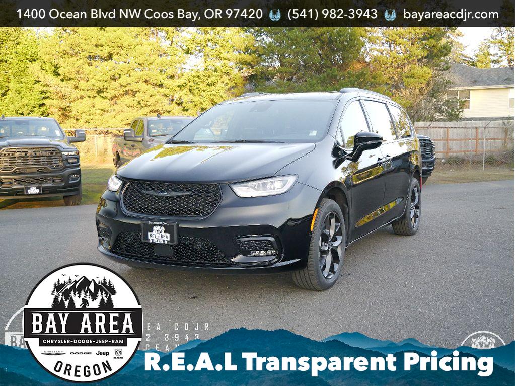 2026 Chrysler Pacifica Select AWD's photo