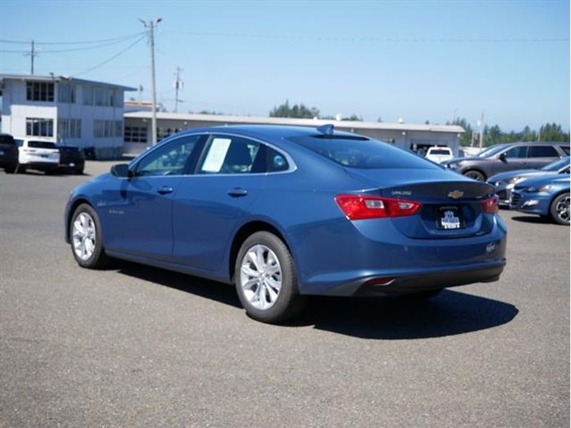 2024 Chevrolet Malibu 1LT photo 3