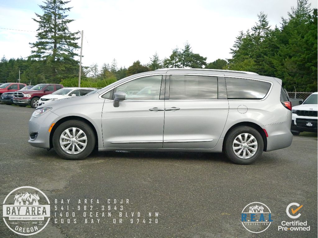 Used 2018 Chrysler Pacifica Touring L with VIN 2C4RC1BG4JR246166 for sale in Coos Bay, OR
