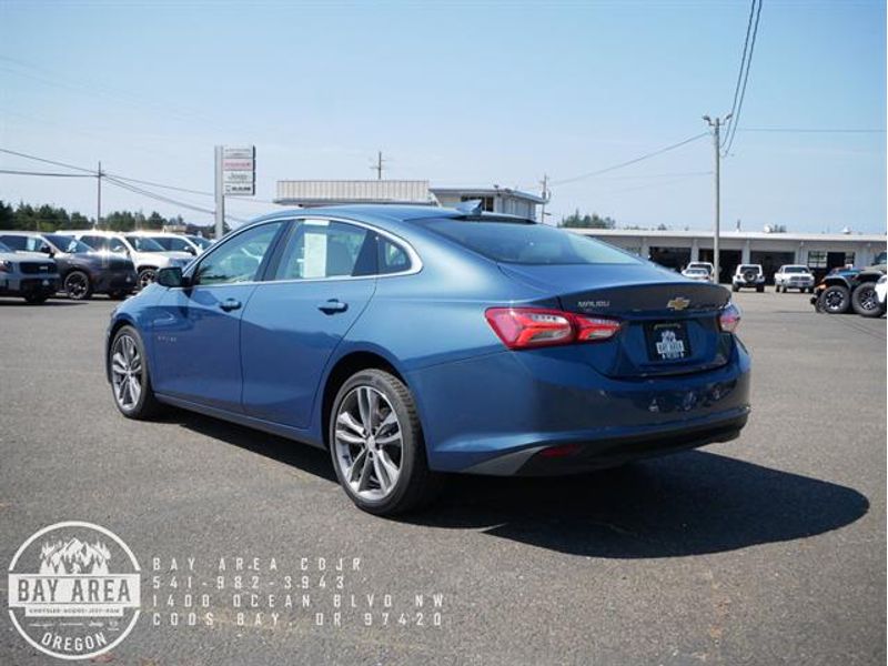 2024 Chevrolet Malibu Premier 2LT photo 2