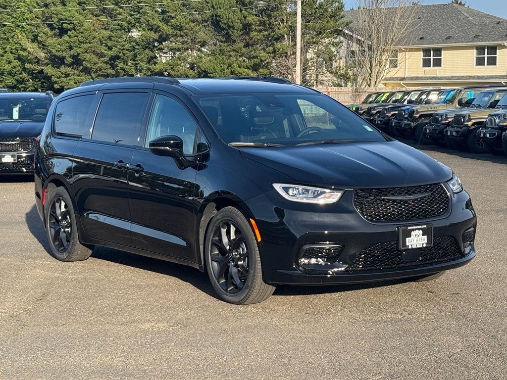 New 2026 Chrysler Pacifica SELECT Passenger Van