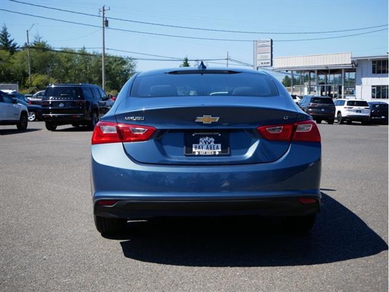 2024 Chevrolet Malibu 1LT photo 4