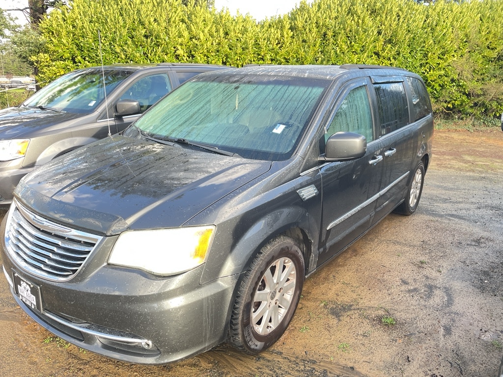 2011 Chrysler Town & Country Touring-L