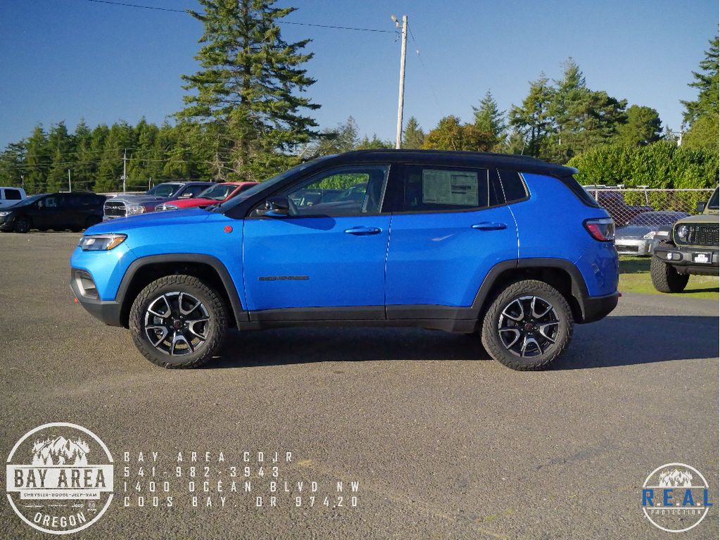 2026 Jeep Compass Trailhawk photo 2