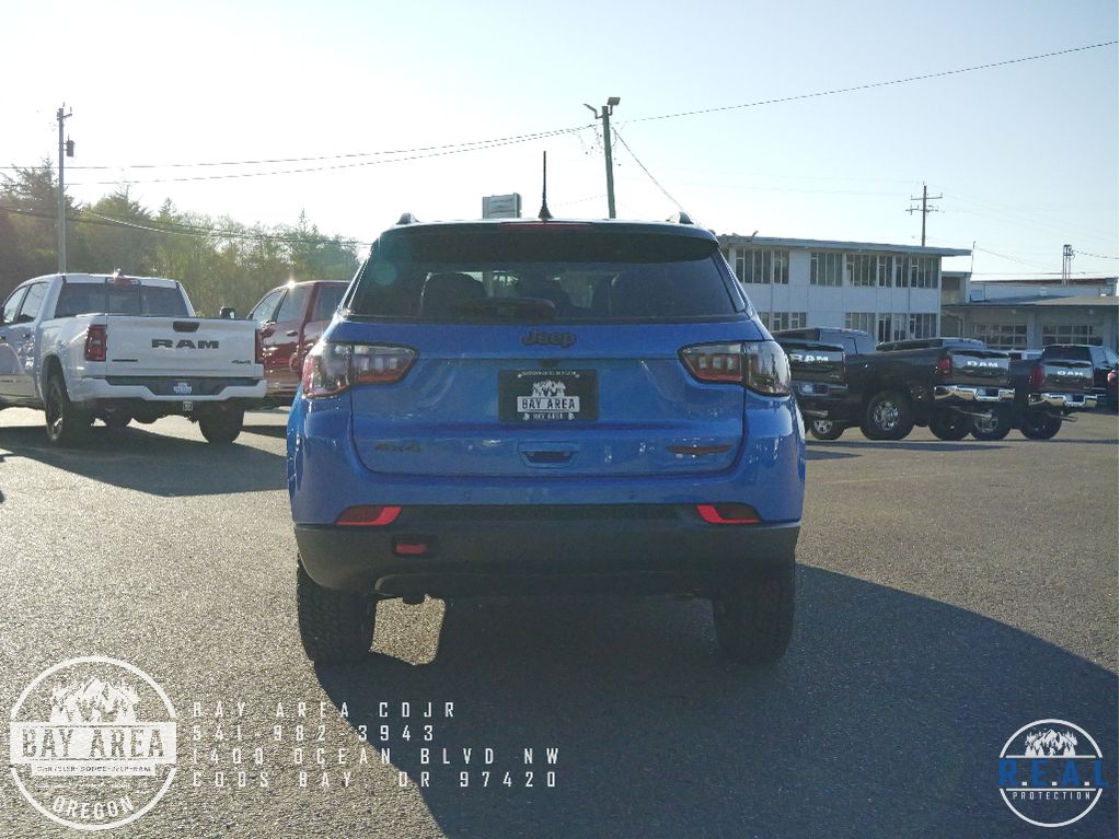 2026 Jeep Compass Trailhawk photo 4