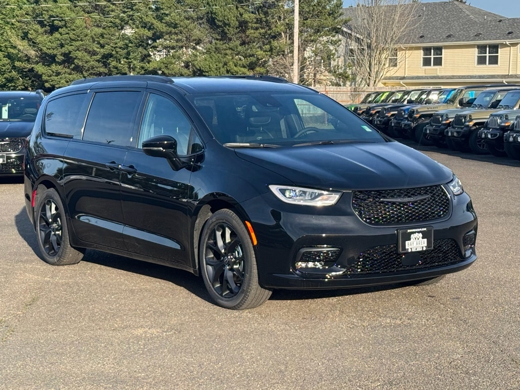 New 2026 Chrysler Pacifica SELECT Passenger Van