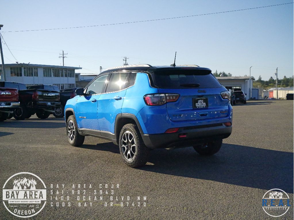 2026 Jeep Compass Trailhawk photo 3