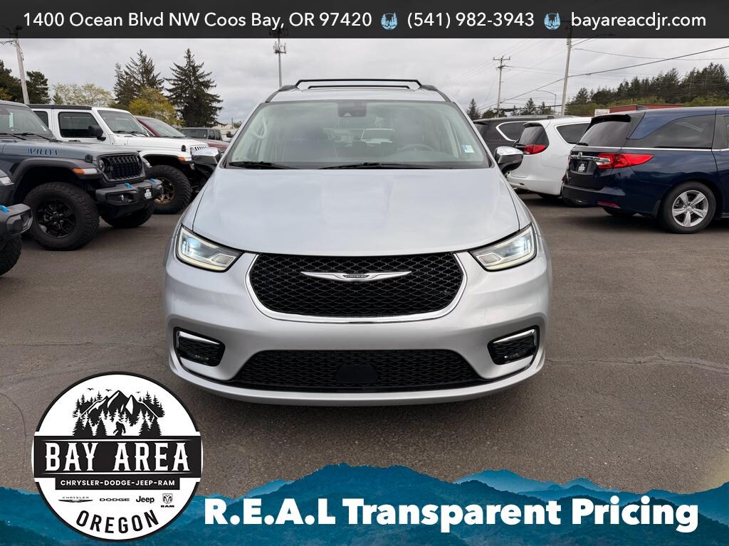 Certified 2023 Chrysler Pacifica Limited Wagon