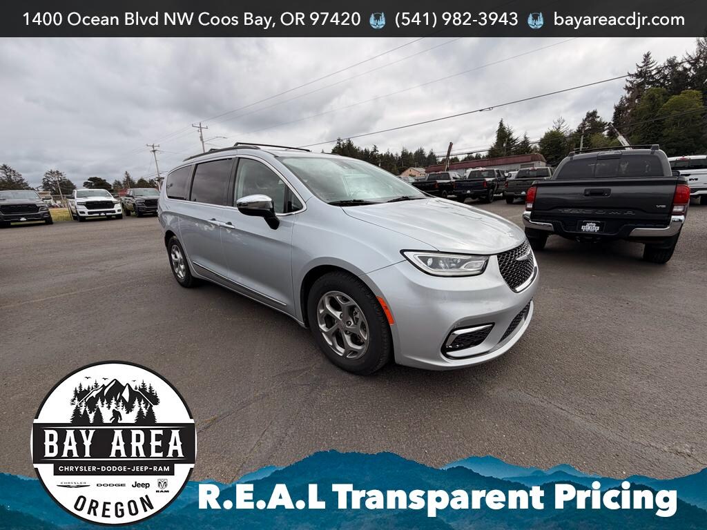 Certified 2023 Chrysler Pacifica Limited Wagon