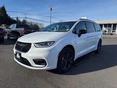 2026 Chrysler Pacifica SELECT Passenger Van